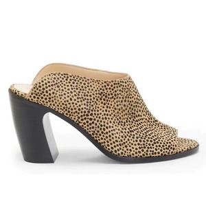 NWT Vince Camuto Mesella Spotted Haircalf Block Heel Peep Toe Mule